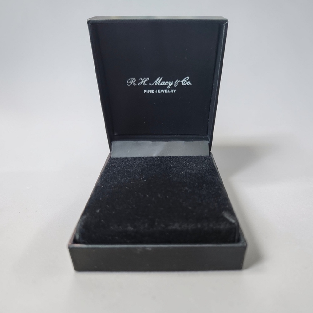 R.H. Macy & Co. Fine Jewelry Black Empty Gift Box With Hinge